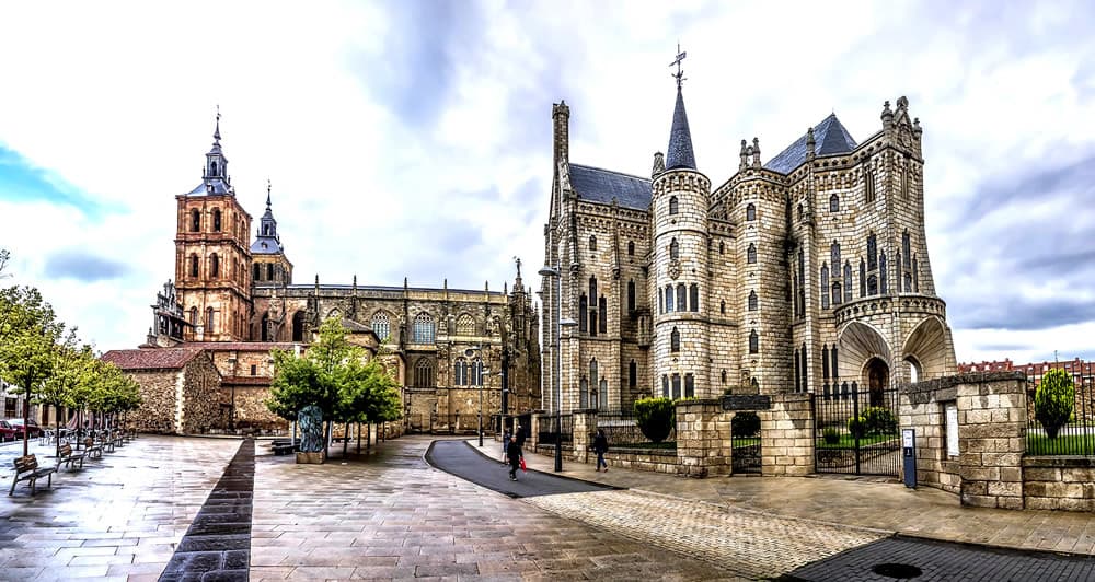 Tour por el Camino de Santiago desde Saint-Jean-Pied-de-Port: El Viaje de tu Vida.