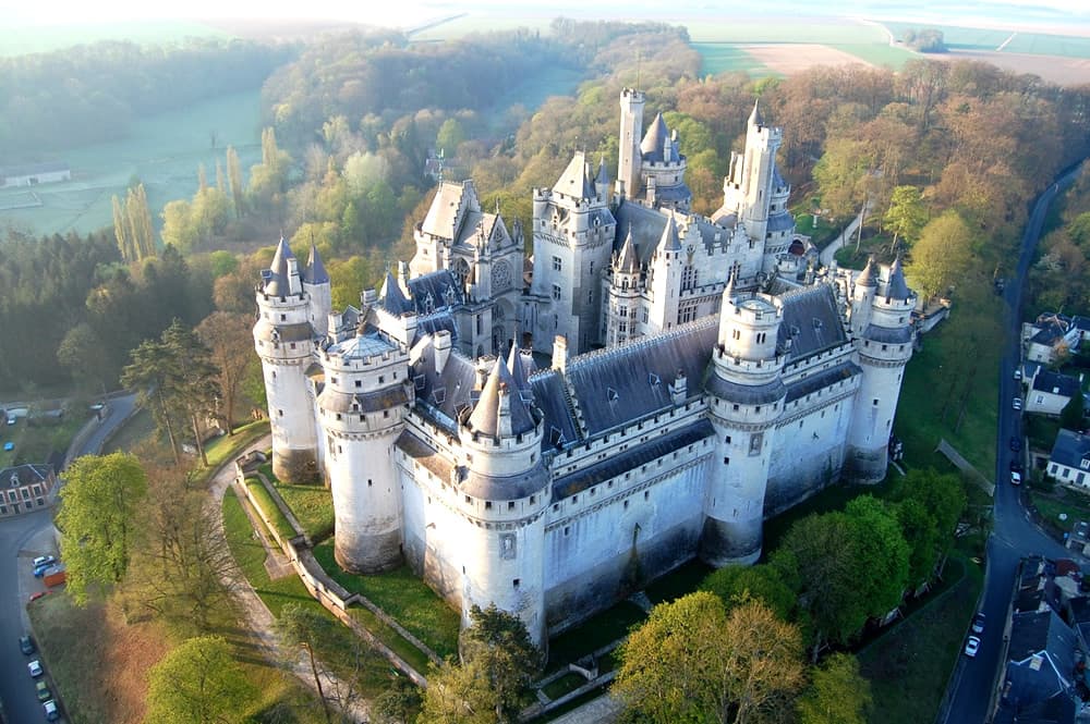 Pierrefonds Revelado: Un Itinerario de Viaje para Explorar sus Tesoros.