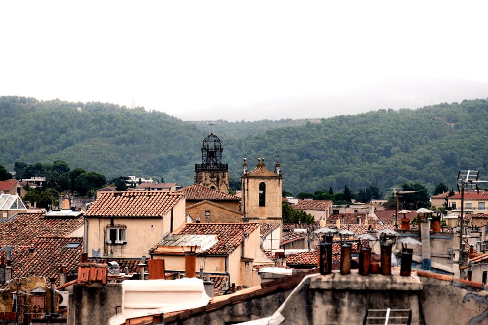 Descubre Aix-en-Provence: Historia, Arte y Sabores en 4 Días.