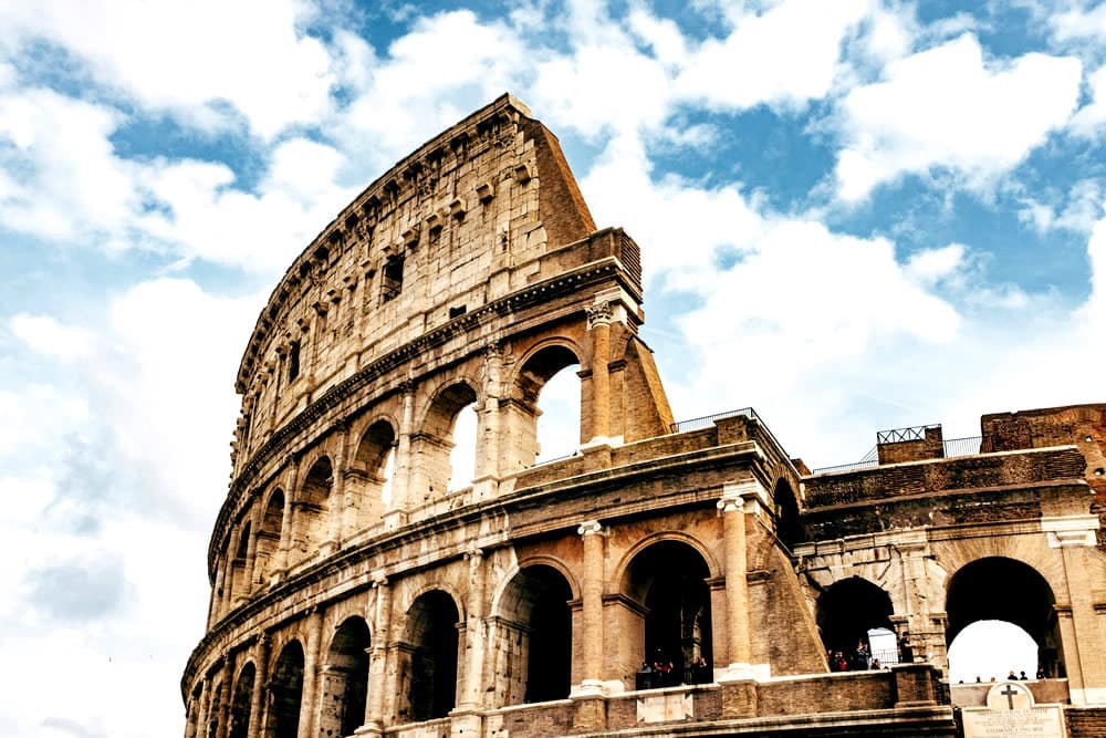 Roma en Detalle: Descubrimiento Profundo en 5 Días de Historia y Belleza.