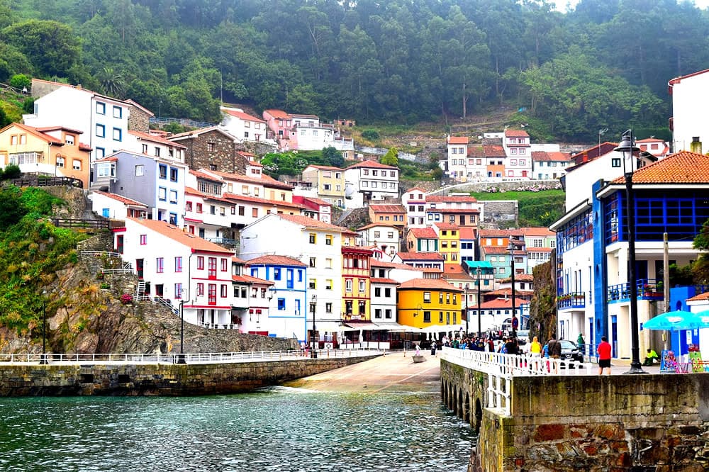 Dos Días, Infinitas Experiencias: Gijón, Oviedo y Más en Asturias.