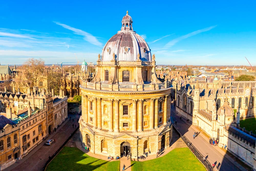 Descubre Oxford a tu Ritmo: Tour de 5 Días por la Ciudad Universitaria.