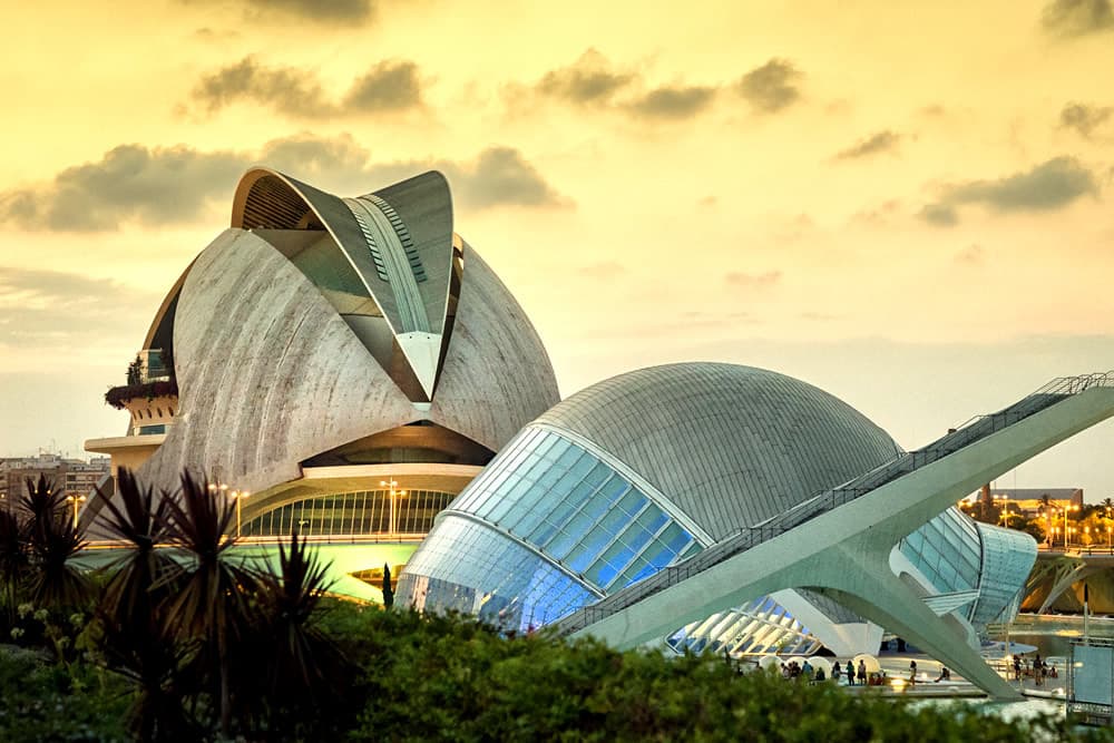 Valencia Mágica: Descubre la Historia, la Naturaleza y la Modernidad en 4 Días