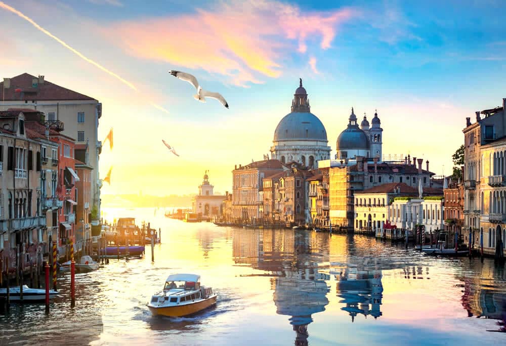Roma, Florencia y Venecia: Un viaje en tren por la historia y el arte de Italia.