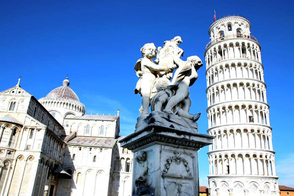 Aventura Toscana: Itinerario en Tren por Pisa, Lucca y Cinque Terre.