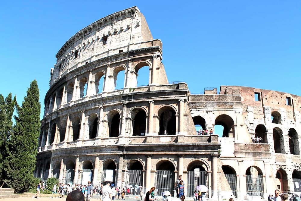 Italia en Rieles: Descubre Roma, Nápoles y Pompeya en un Tour Único.