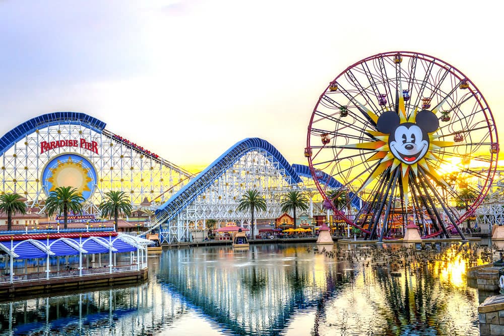 Vive la Experiencia de Anaheim: Un Tour de 5 Días por la Ciudad de la Diversión.