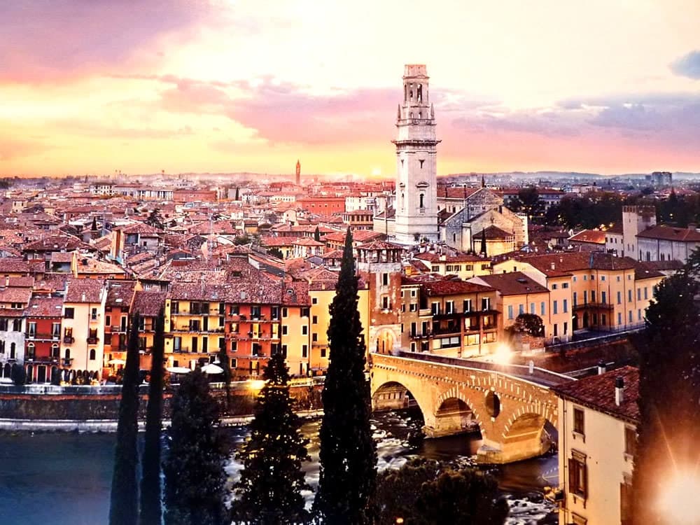 Travesía Italiana: Romance, Historia y Moda en Tren por Verona, Bérgamo y Milán.