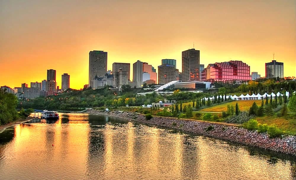 Descubre Edmonton: Una Aventura de 6 Días entre Impresionantes Maravillas Urbanas y Naturales