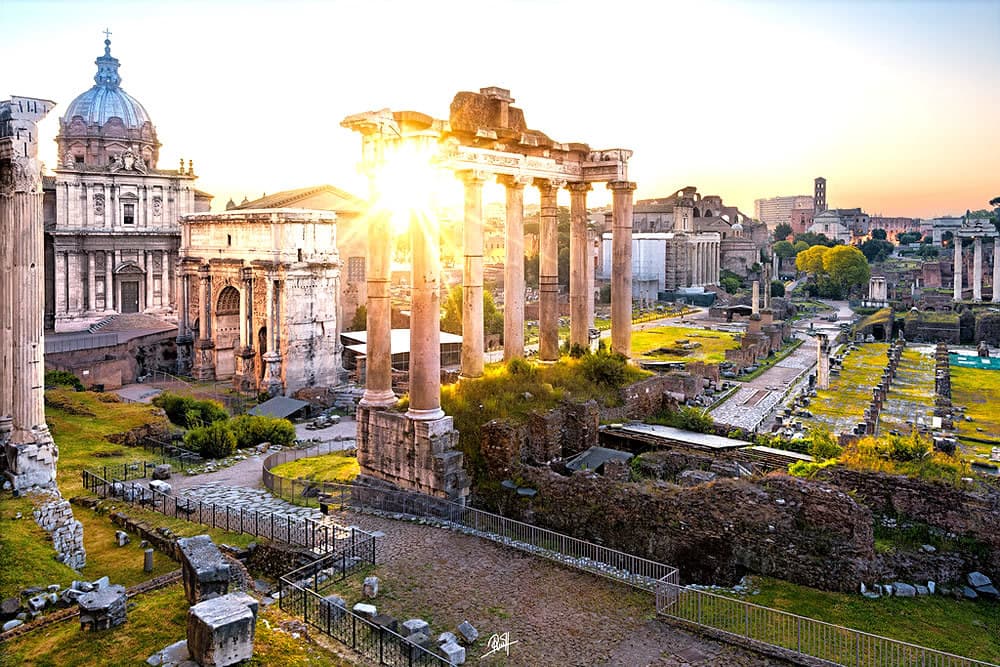 Tour Ferroviario por Italia: Historia y Encanto en Roma, Bolonia y Venecia