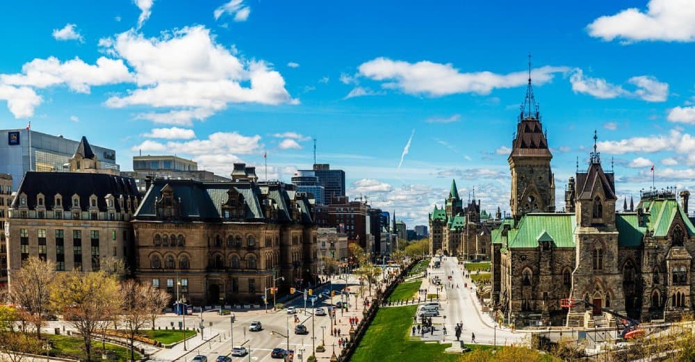 Un Fascinante Viaje Canadiense: Historia, Cultura y Diversión en Ottawa, Toronto y Winnipeg