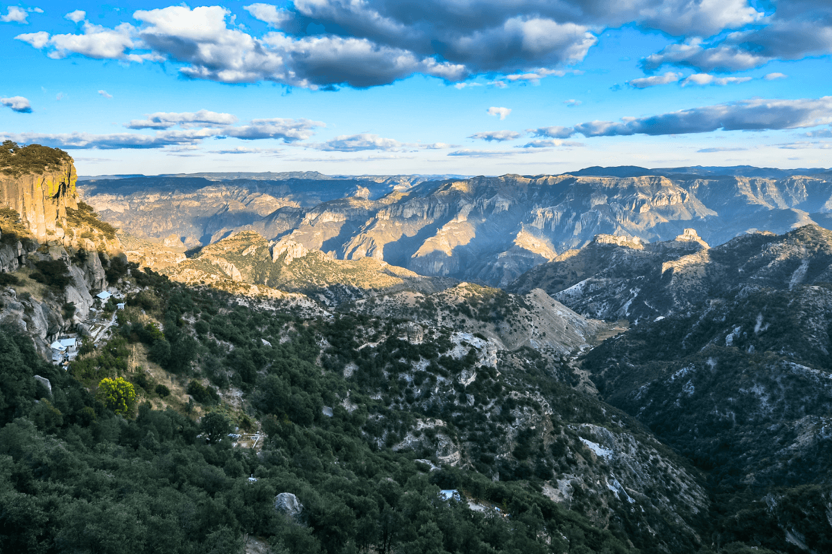 4 Días - Primera Superior - Chepe Express Turista (Lunes, Jueves y Sábados): Chihuahua - Creel - Barrancas del Cobre - Chihuahua