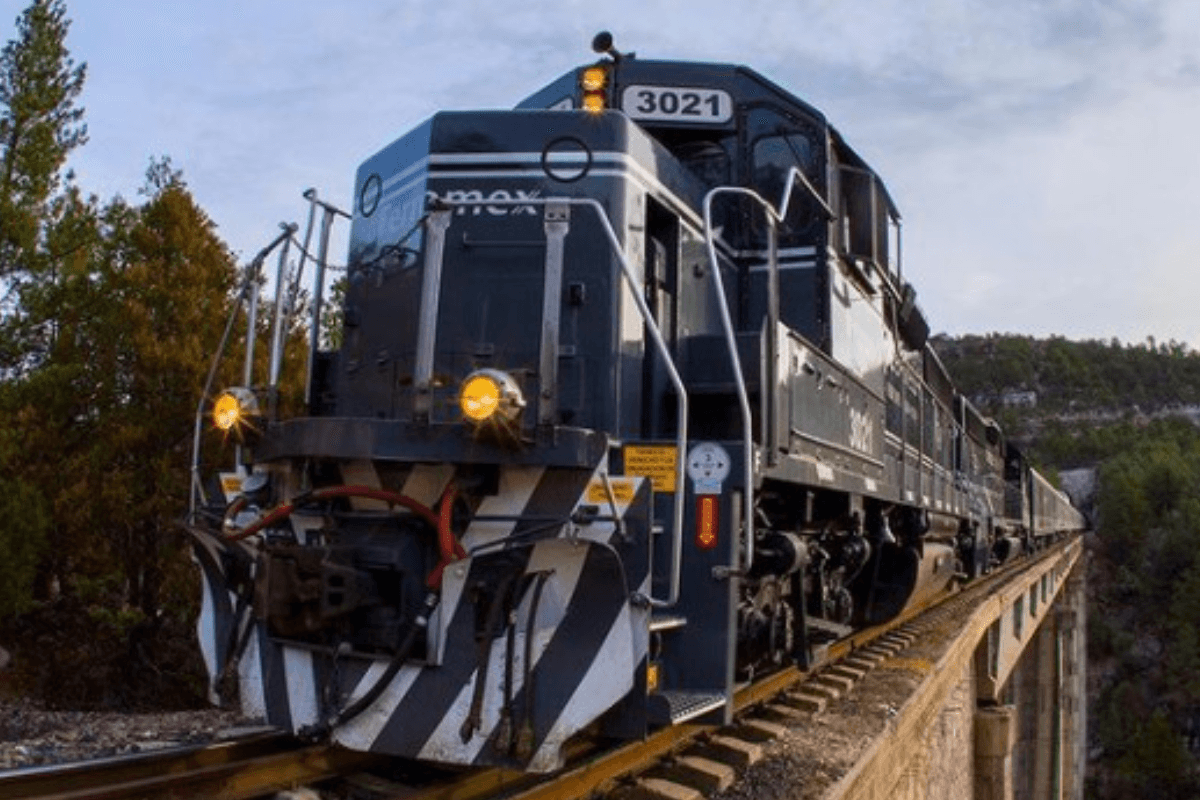 6 DIAS Primera Superior Tren Chepe Express Turista (Lunes): Chihuahua - Menonitas - Creel - Barrancas del Cobre - El Fuerte - Mochis