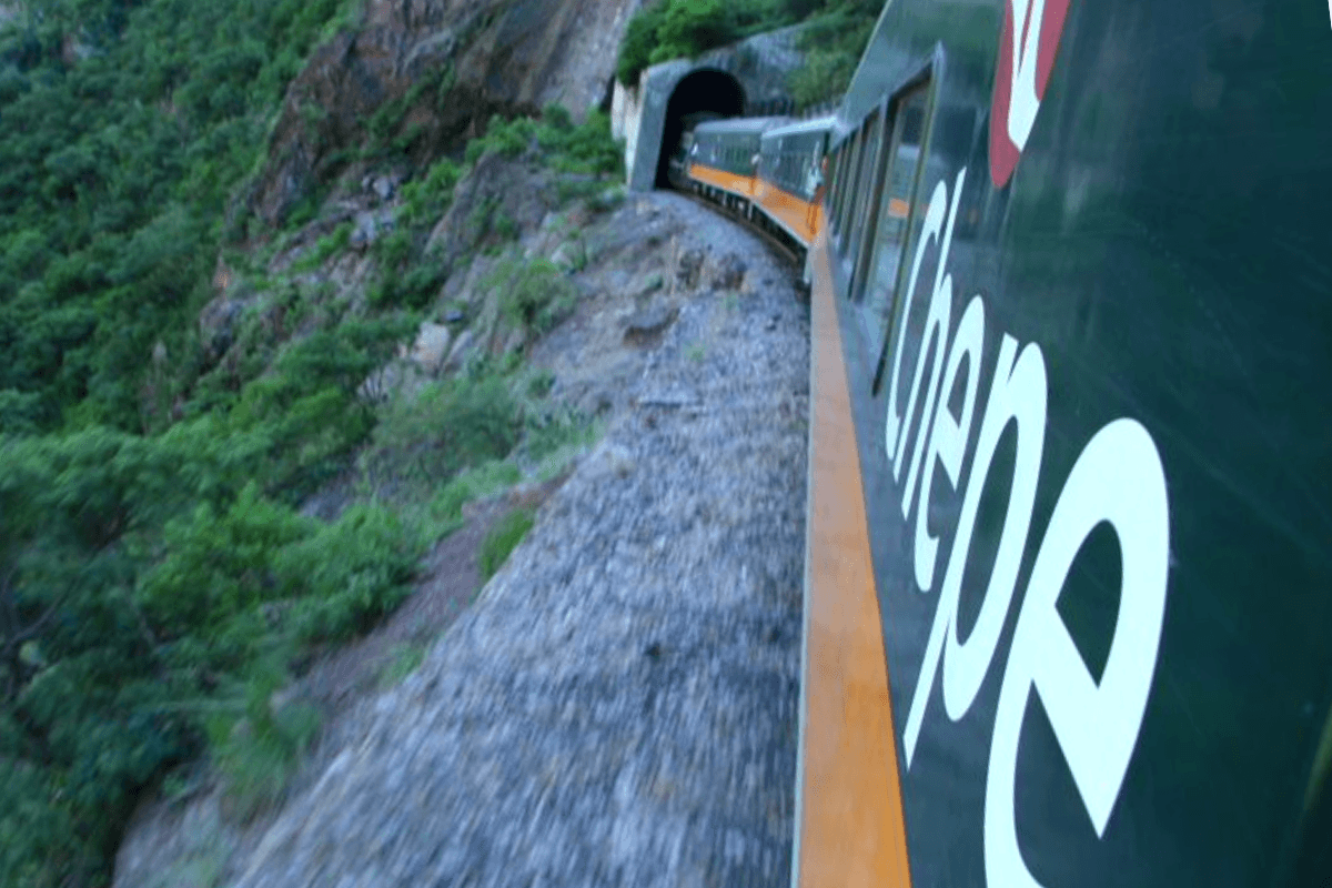 9 Días- Primera Superior - Chepe Express Clase Turista (Lunes, Miércoles y Sábado): Chihuahua - Creel - Barrancas del Cobre - Bahuichivo - El Fuerte - Los Mochis