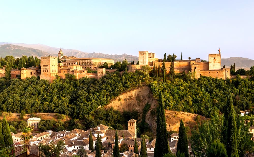 Granada en 2 días: Tour por los Rincones Más Fascinantes de la Ciudad.