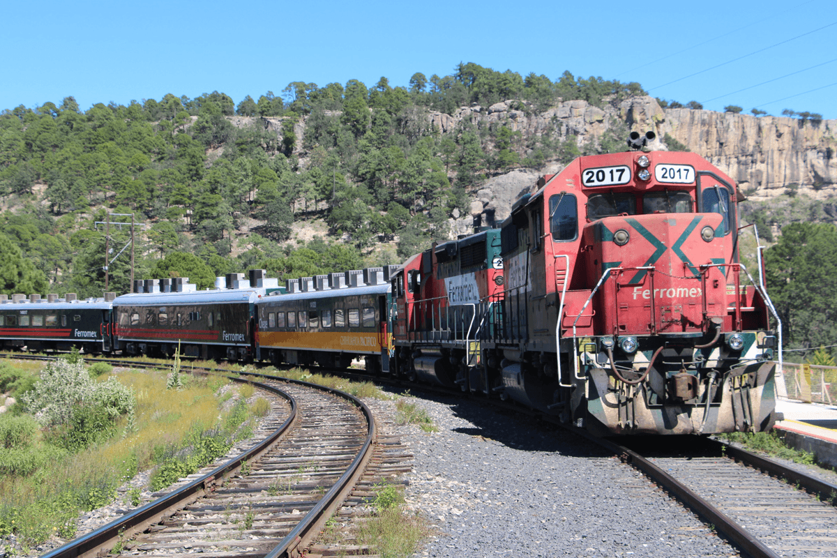 5 DIAS Primera Superior Tren Chepe Express Turista (Martes, Jueves y Sábado): Chihuahua - Menonitas - Creel - Barrancas del Cobre - El Fuerte - Mochis