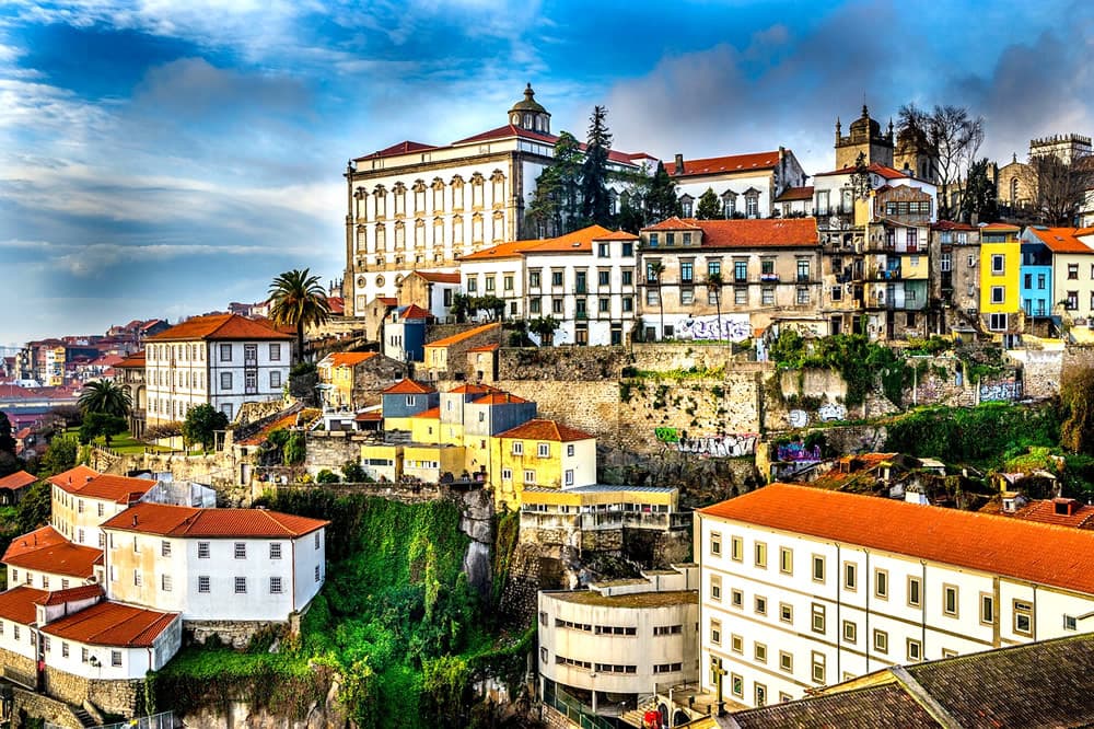 Descubriendo Portugal: Un Viaje de Ensueño por Lisboa, Coimbra y Oporto.