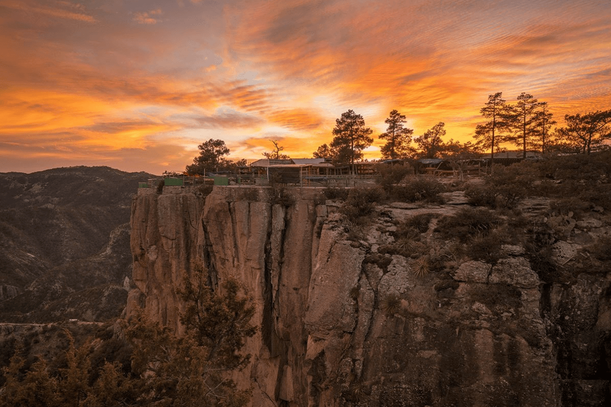 Dos Trenes 6 Días: Express Primera Clase y Chepe Regional Turista (Lunes y Viernes) Chihuahua - Creel - Divisadero - Barrancas del Cobre - Bahuichivo - El Fuerte - Los Mochis