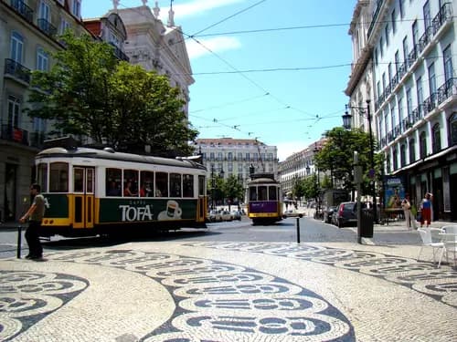 Estación do Rossio | Barrio de Chiado | Mercado da Ribeira.