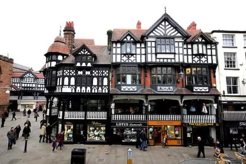 Paseo por las Murallas de la Ciudad | Paseo por The Rows | Chester Racecourse.