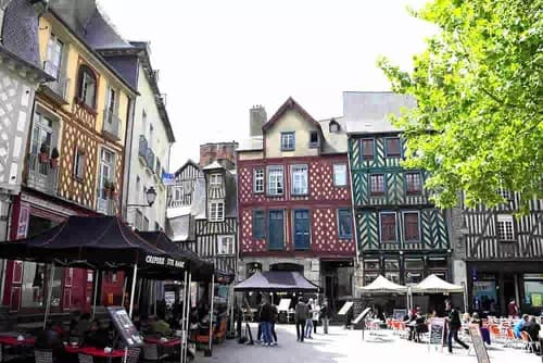 Rennes en el Corazón: Tu Último Día Lleno de Recuerdos.