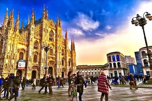 Un Final Perfecto en Milán: Desayuno y Vistas en el Mercado del Duomo.