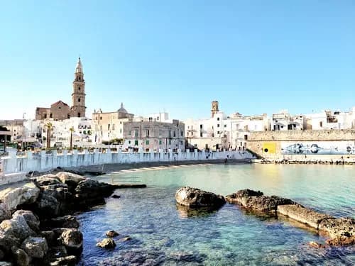 Polignano A Mare| Gruta de Palazzese | Ristorante Piazza Palmieri.