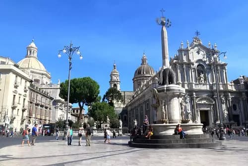 Viaje a Catania: Paseo por el Patrimonio y la Modernidad.