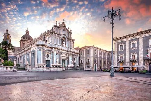 Barrio de San Berillo | Monasterio de San Nicolò l’Arena | Teatro Massimo Bellini.