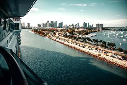 Miami: Inicia tu Viaje en el Corazón de la Energía Tropical.