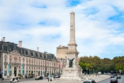 (Viernes) Madrid – ciudad de origen