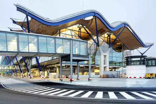 Llegada a Madrid Aeropuerto Adolfo Suárez Madrid-Barajas.