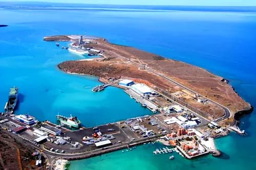 Transfer from La Paz Airport or Puerto Pichilingue to the Hotel.
