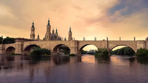 Zaragoza en un Día: Encanto, Historia y Cultura en la Ciudad de las Tres Culturas